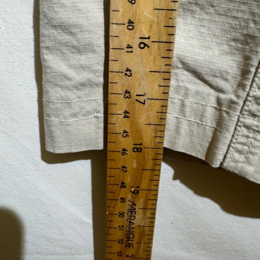 Eddie Bauer Womens Vashon Fit Rip Stop Capri Pants Beige Size 12 Gorpcore - Picture 12 of 14
